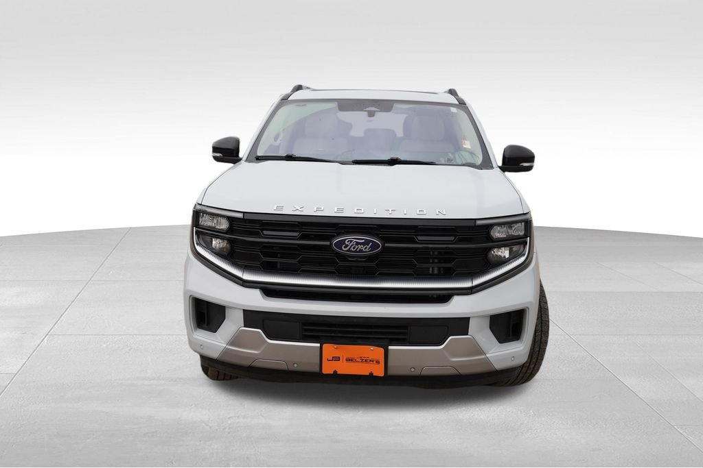 Used 2025 Silver Metallic Ford Platinum image 12