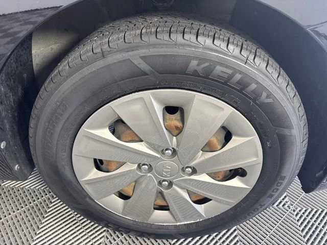 Used 2020 Black Kia LX image 29