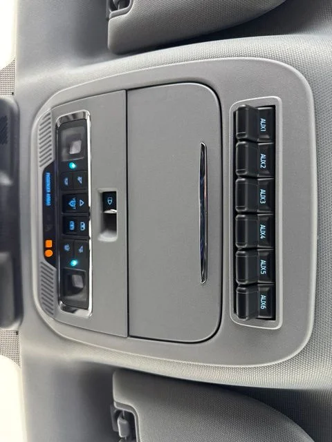 New 2026 Star White Metallic Tri-Coat Ford Lariat image 14