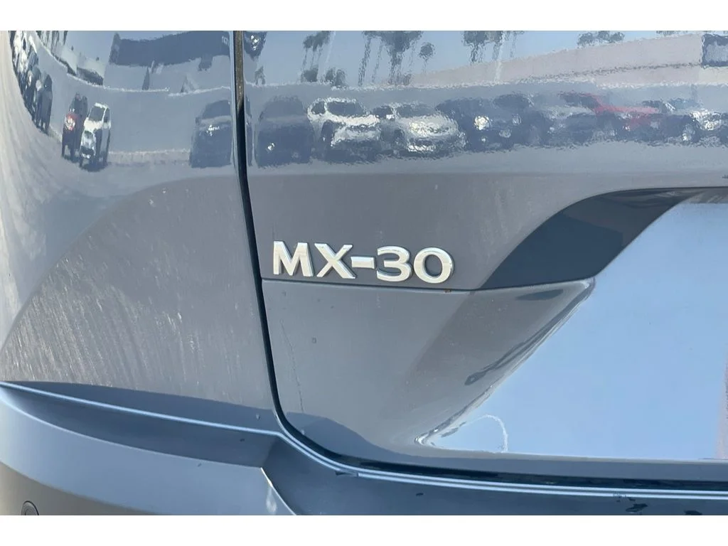 Used 2022 Polymetal Gray Metallic Multi-Tone Mazda Premium Plus Package image 18