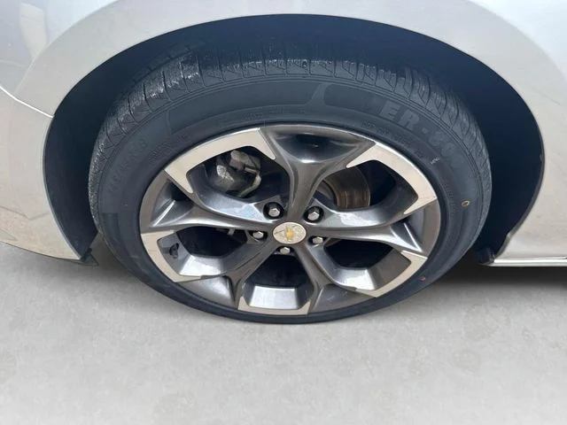 Used 2022 Silver Chevrolet LT image 9