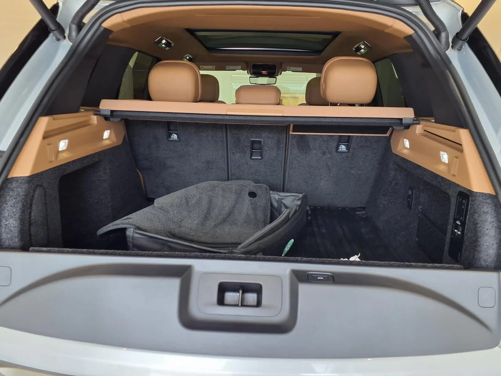 2025 Land Rover Range Rover SE - Photo 24