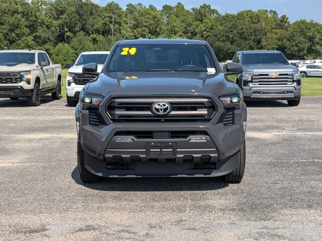 Used 2024  Toyota SR5 image 8