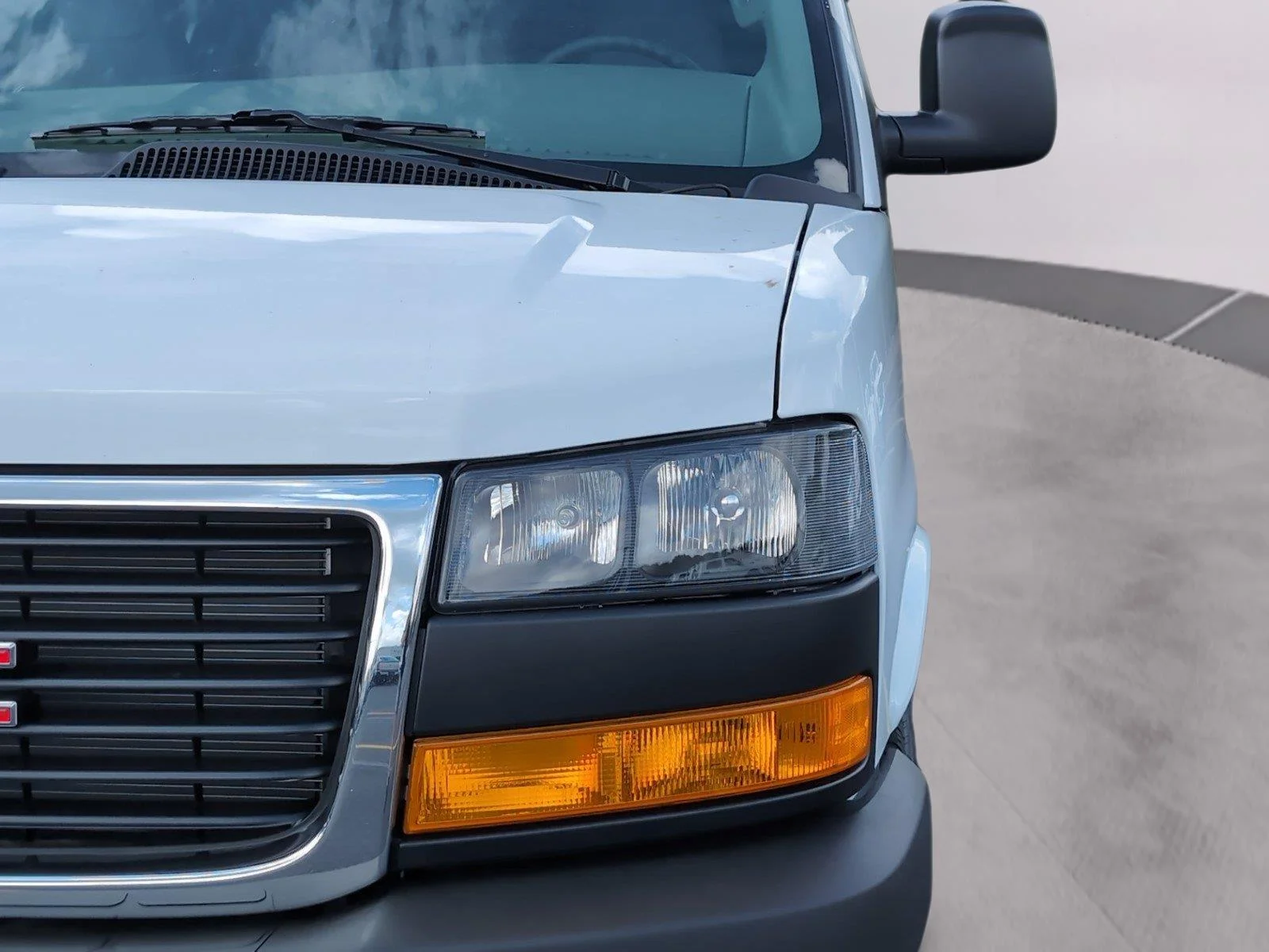 New 2026 Summit White GMC Work Van image 35