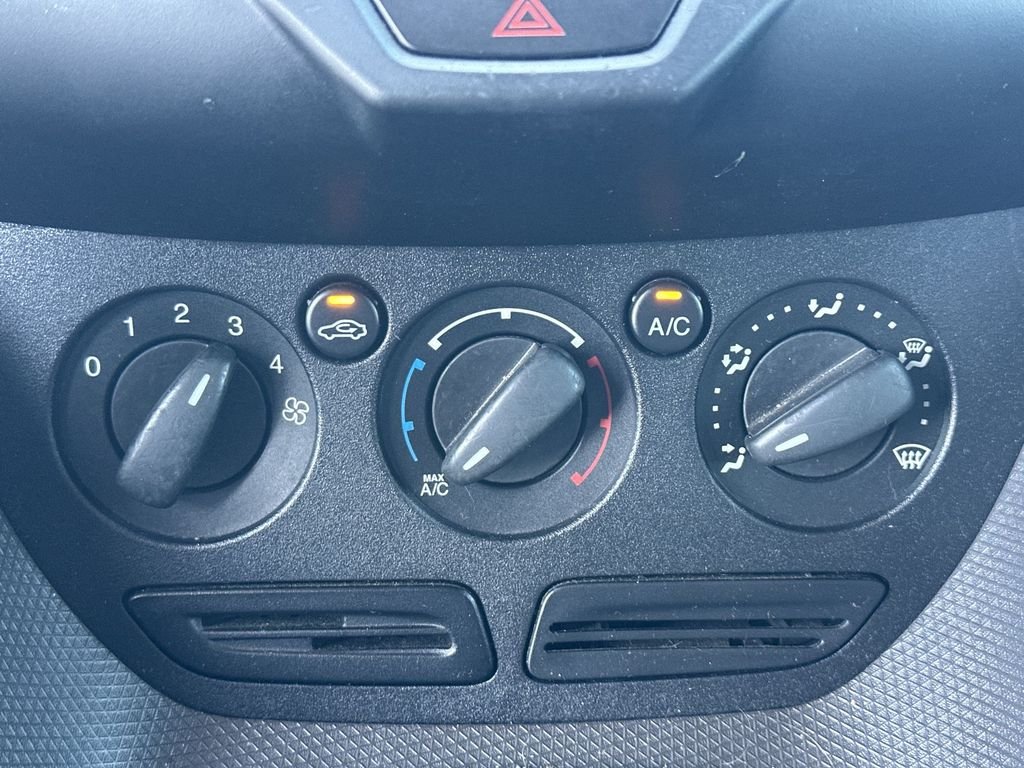 Used 2015  Ford XL image 17