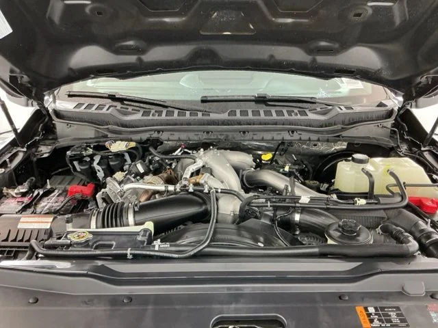 Certified Used 2025  Ford Lariat image 34