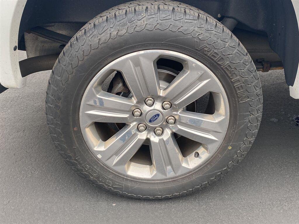 Used 2020 Oxford White Ford LARIAT image 13