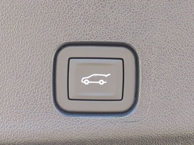 New 2026 Mosaic Black Metallic Chevrolet RS image 30