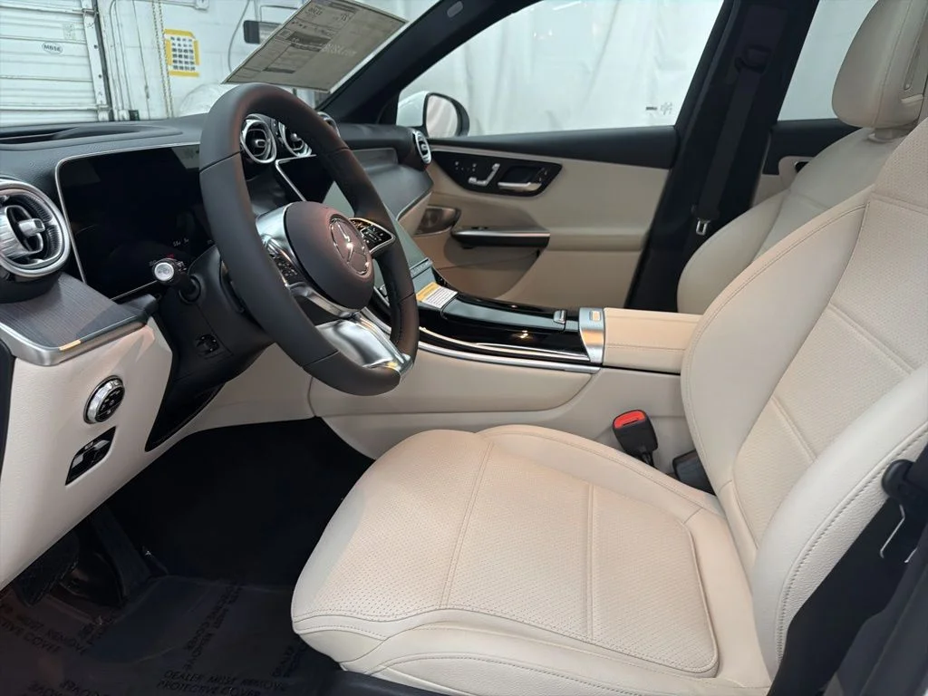 Used 2026 White Mercedes-Benz GLC 300 image 14