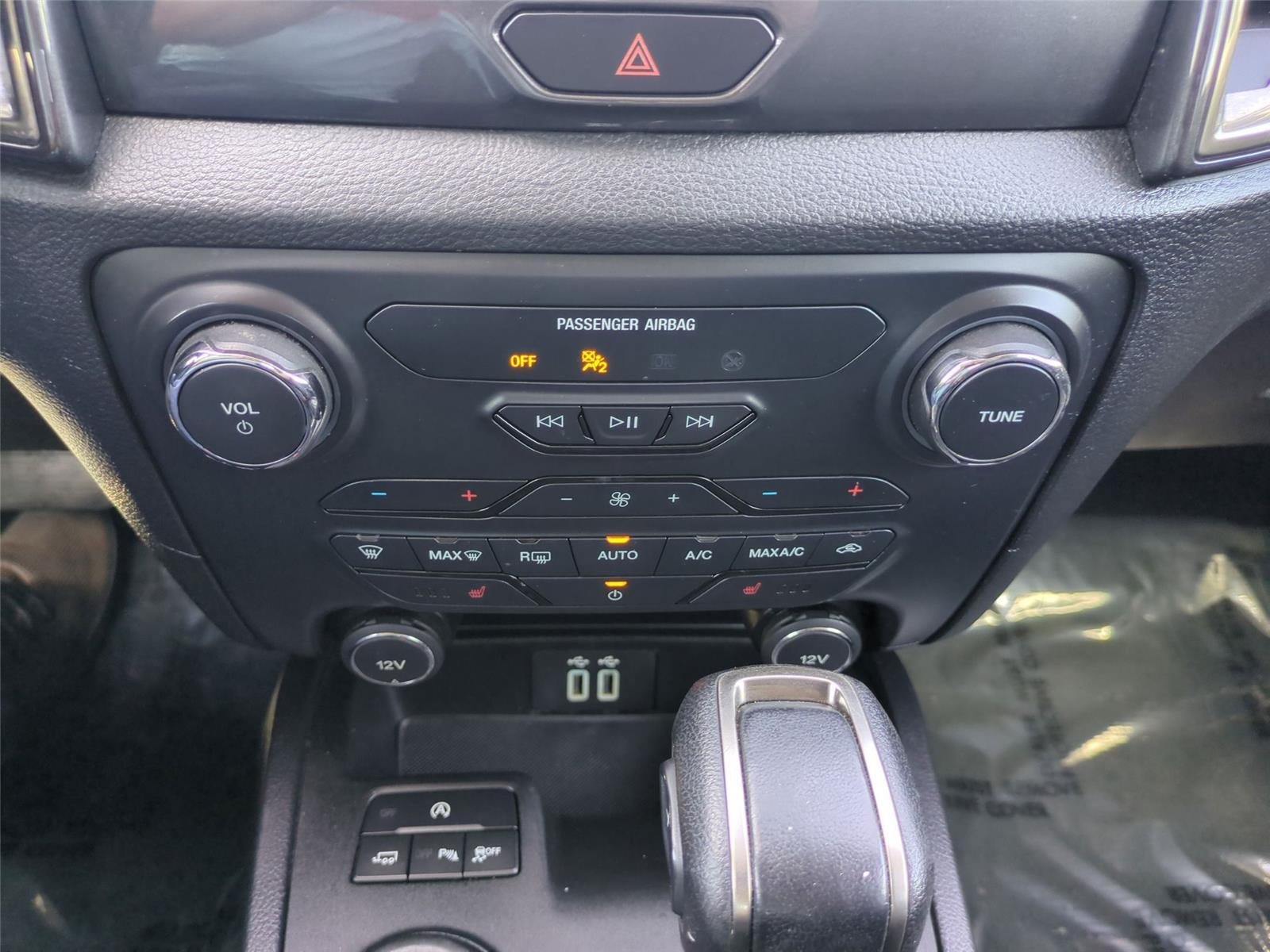 Used 2020 Iconic Silver Ford LARIAT image 28