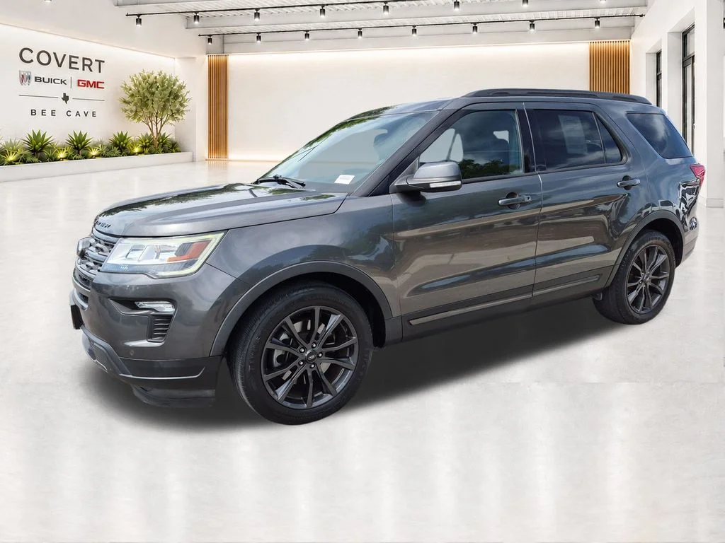 Used 2018 Gray Ford XLT image 4