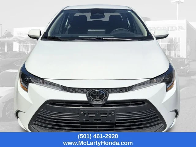 Used 2025 White Toyota LE image 5