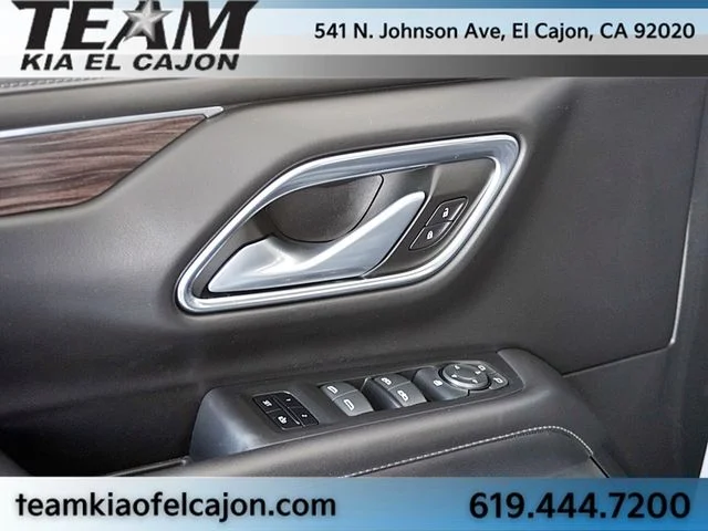 Used 2022 Gray Chevrolet Z71 image 26