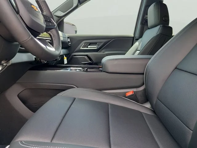 New 2026 Summit White Chevrolet LT - Extended Range image 20
