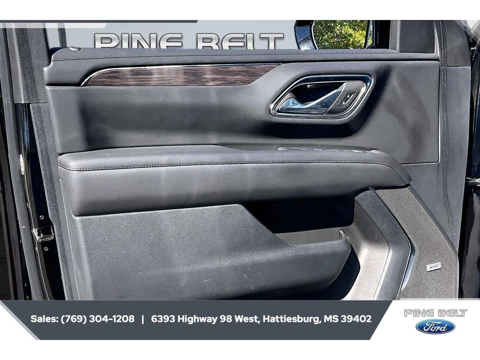 Used 2024 BLACK Chevrolet Z71 image 17