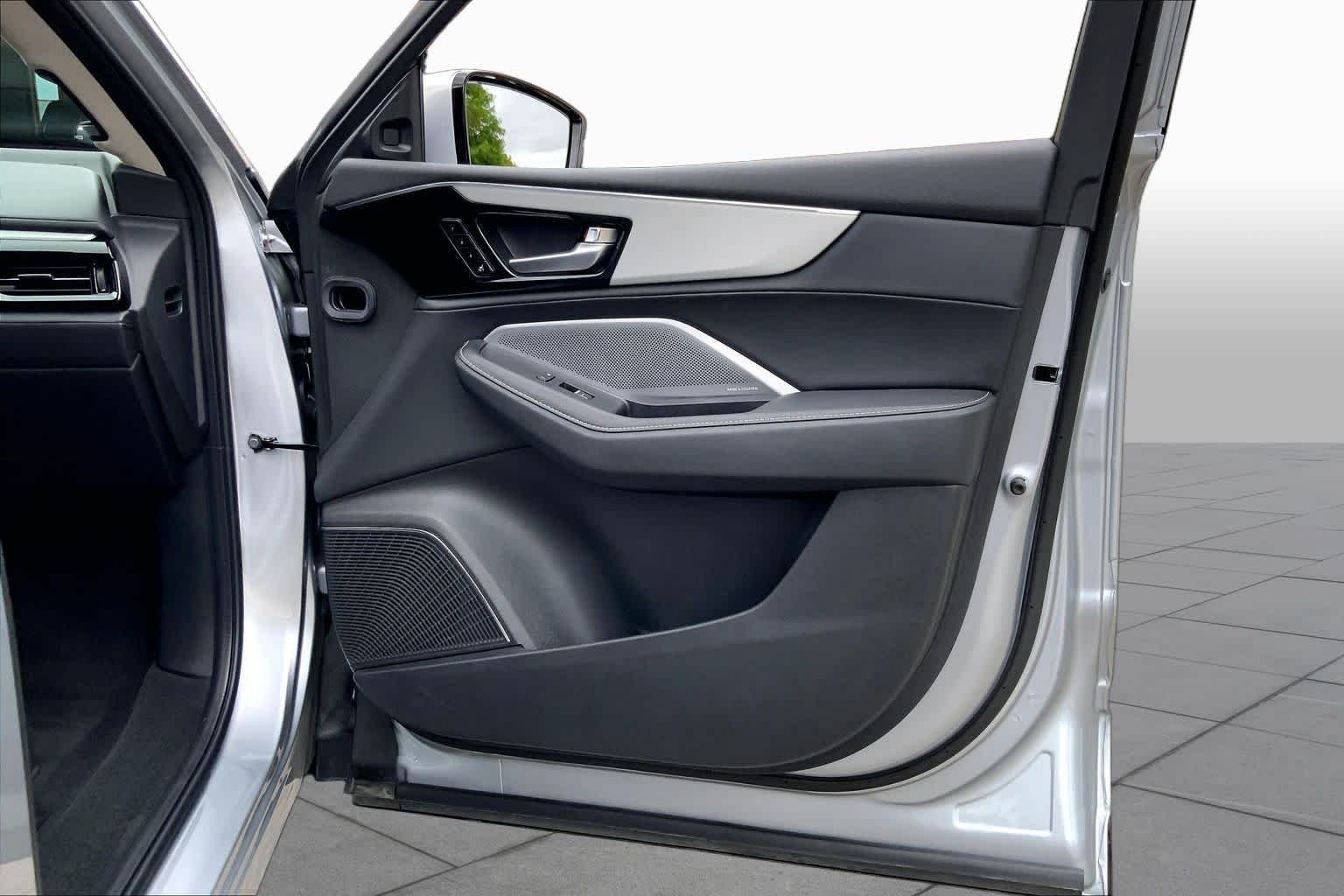 Used 2026 Solar Silver Metallic Acura w/Technology Package image 23