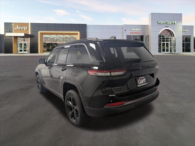 New 2026 Diamond Black Crystal Pearl-Coat Exterior Paint Jeep Limited image 7