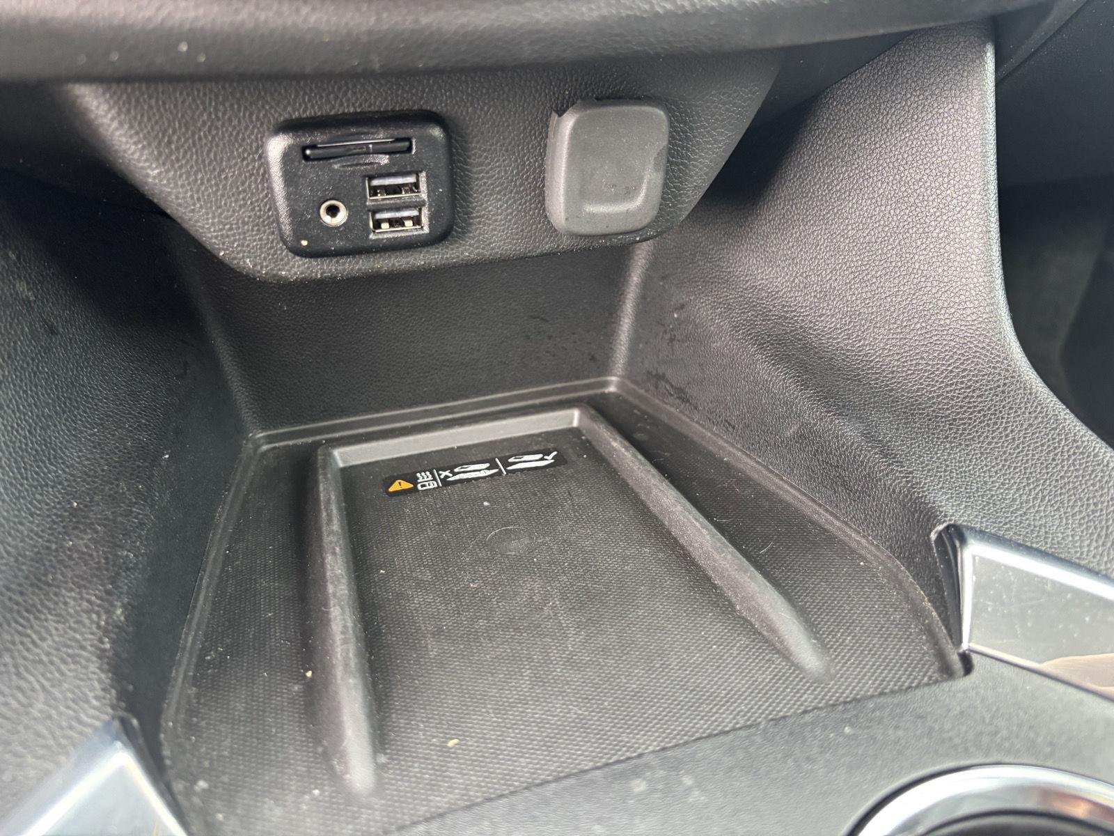 Used 2023 Black Metallic Chevrolet Premier image 27