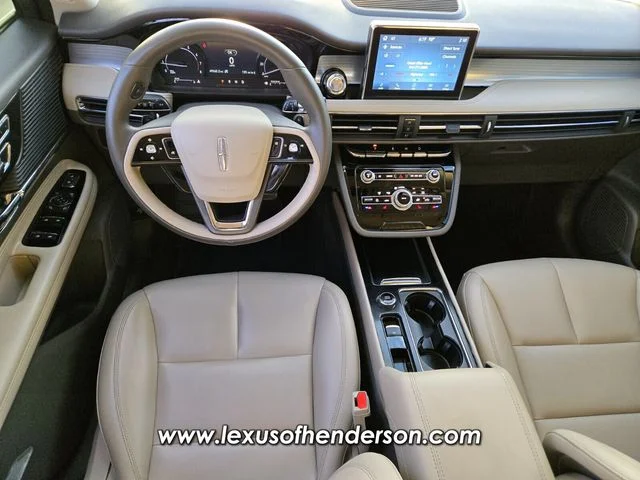 Used 2021 White Lincoln Standard image 12