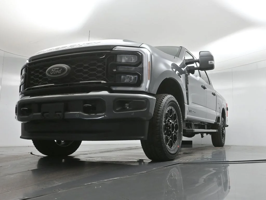 New 2026 Carbonized Gray Metallic Ford Lariat image 35