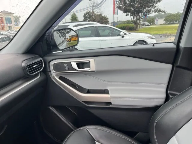Used 2023 Silver Ford XLT image 28