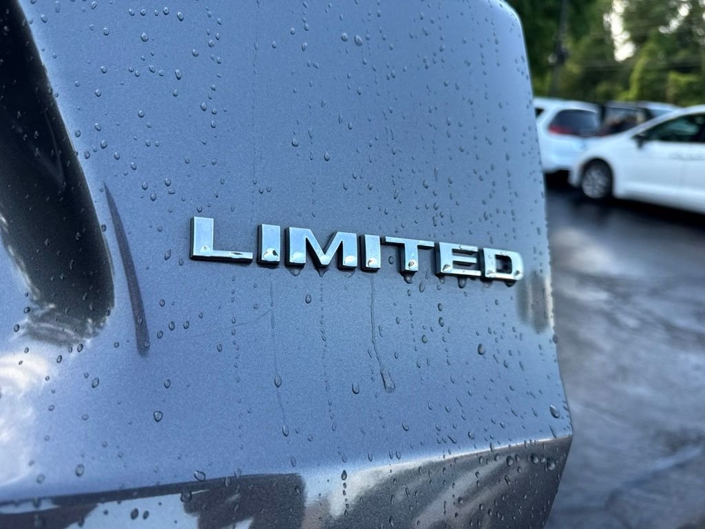 Used 2019 Gray Jeep Limited image 17