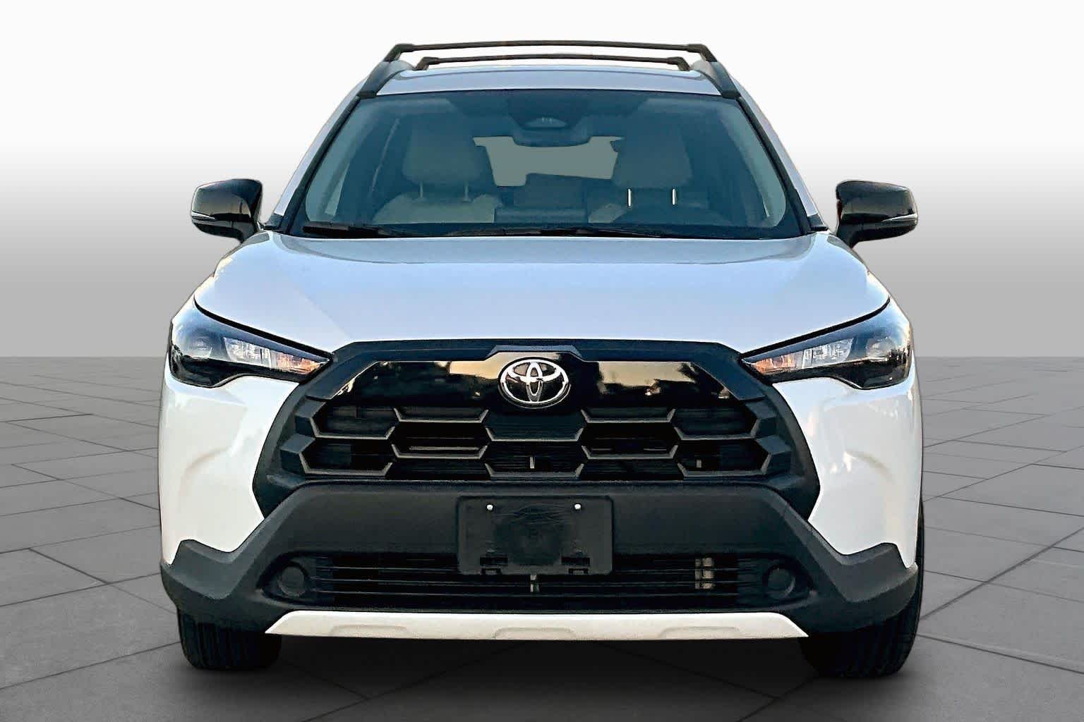 Used 2026 Wind Chill Pearl Toyota LE image 4