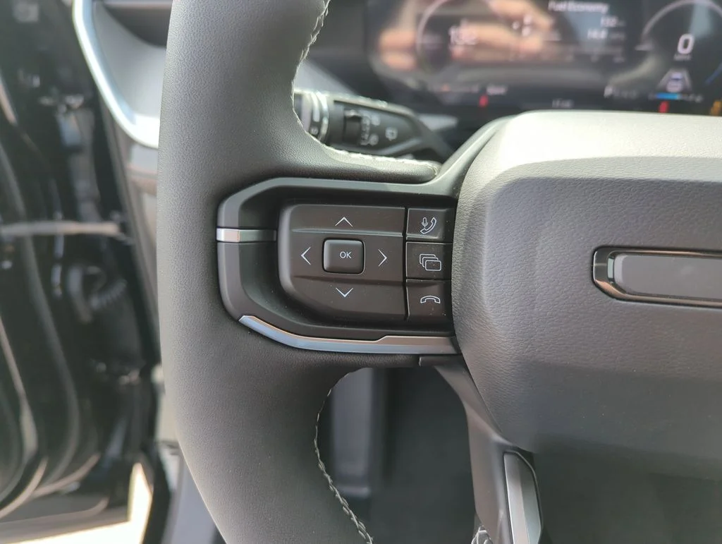 New 2026 Diamond Black Crystal Pearlcoat Jeep Limited image 22