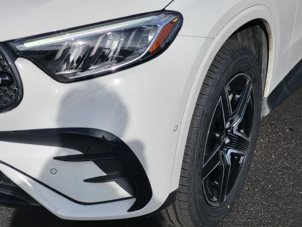 Used 2024 White Mercedes-Benz GLC 300 image 4