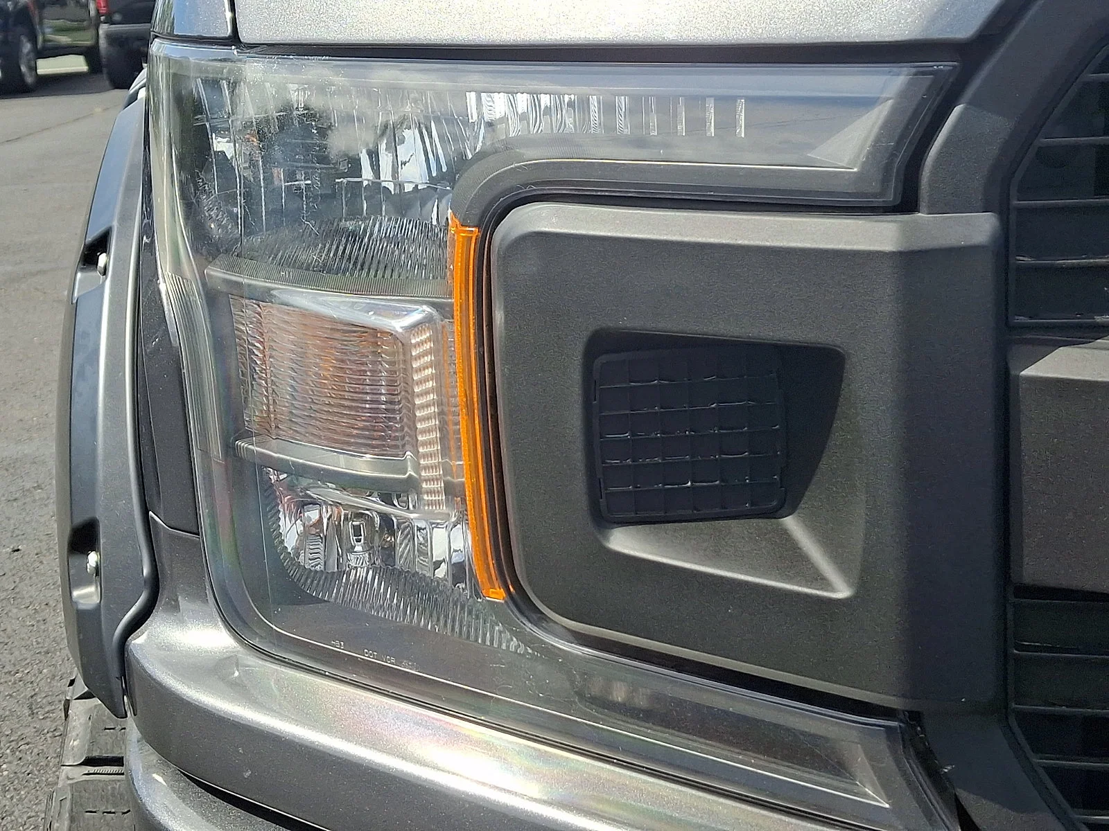 Used 2019 Magnetic Metallic   J7 Ford LARIAT image 29