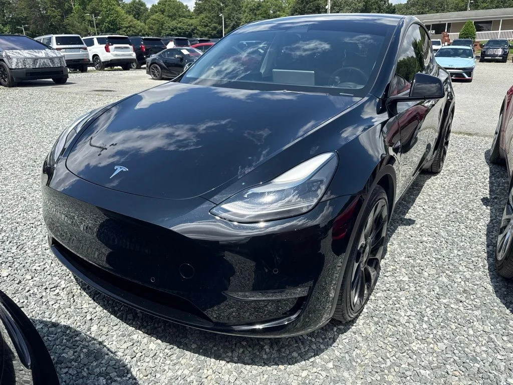 Used 2022 Black Tesla Performance image 1