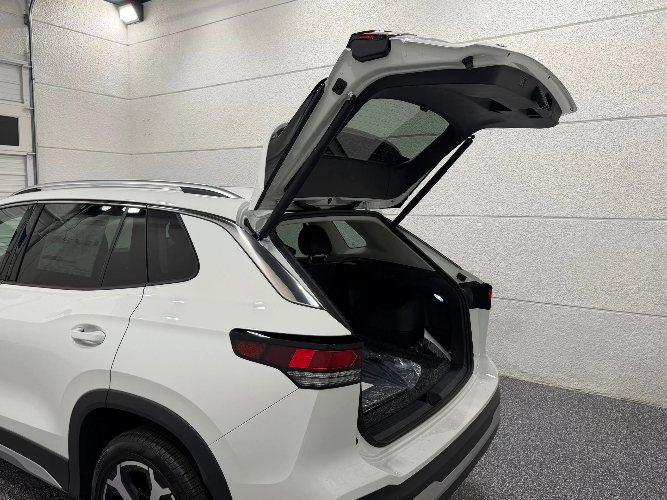 New 2026 White Volkswagen SE image 24