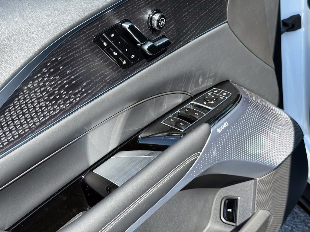 2027 Cadillac LYRIQ Signature Sport - Photo 18