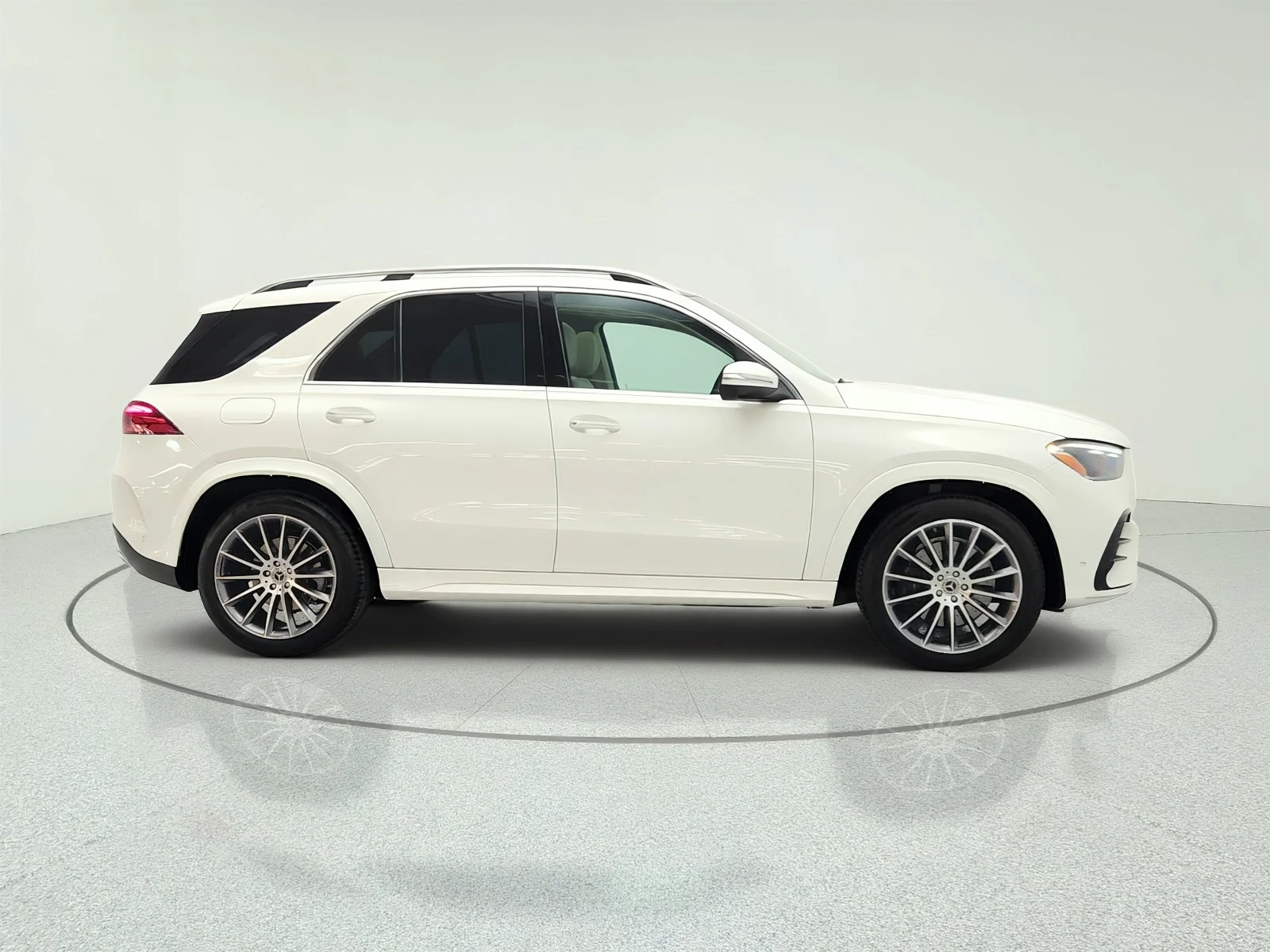 Certified Used 2024 Polar White Mercedes-Benz GLE 350 4MATIC® SUV image 4