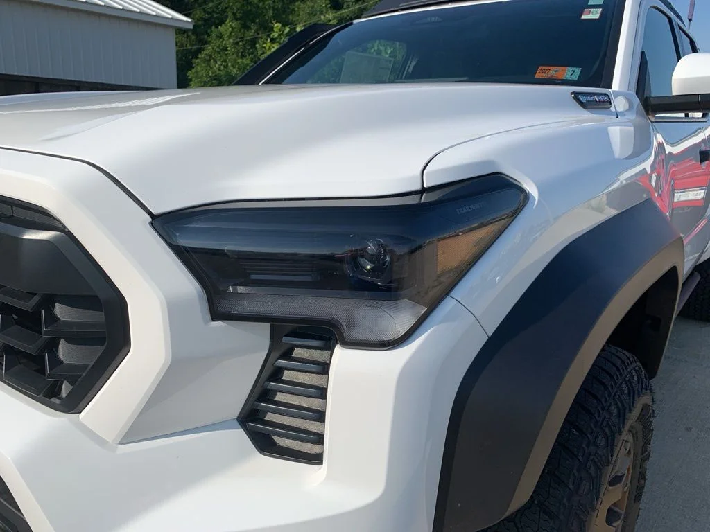 Used 2025 White Toyota Trailhunter image 29