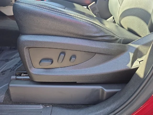 Used 2018 Red Chevrolet LT image 30