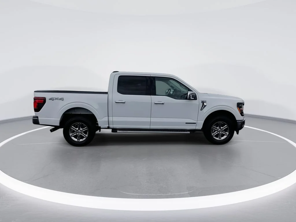 Used 2024 White Ford XLT image 9