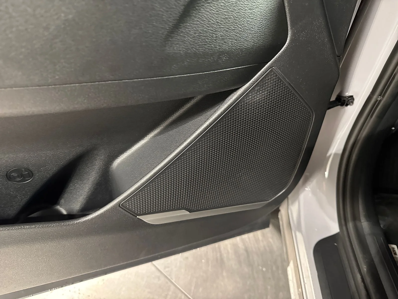 New 2026 Wolf Gray Kia S image 13