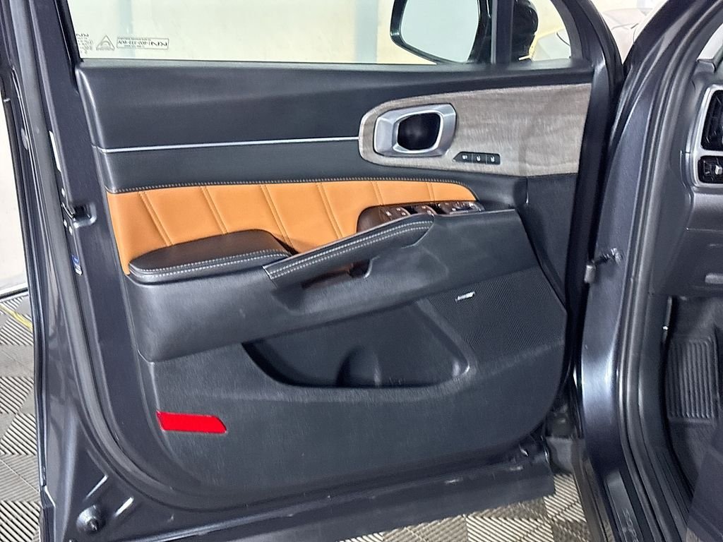 Used 2022 Grey Kia X-Line SX Prestige image 10