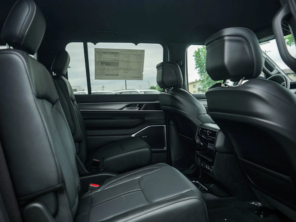 New 2026 High Gloss Black Jeep Limited Altitude image 13