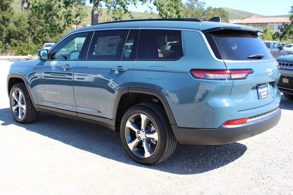 New 2026 Steel Blue Exterior Paint Jeep Limited image 6