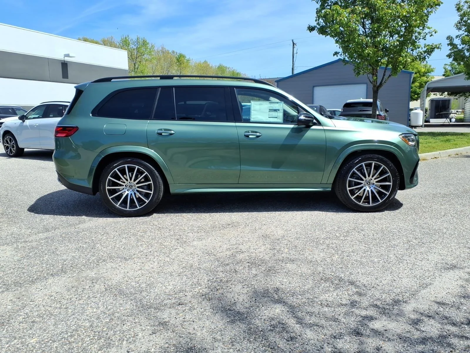 New 2026 MANUFAKTUR Ireland Mid Green Metallic Mercedes-Benz GLS 450 image 5