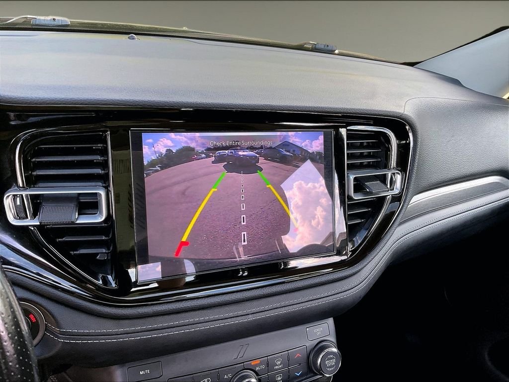 Used 2022 Black Dodge SXT image 16
