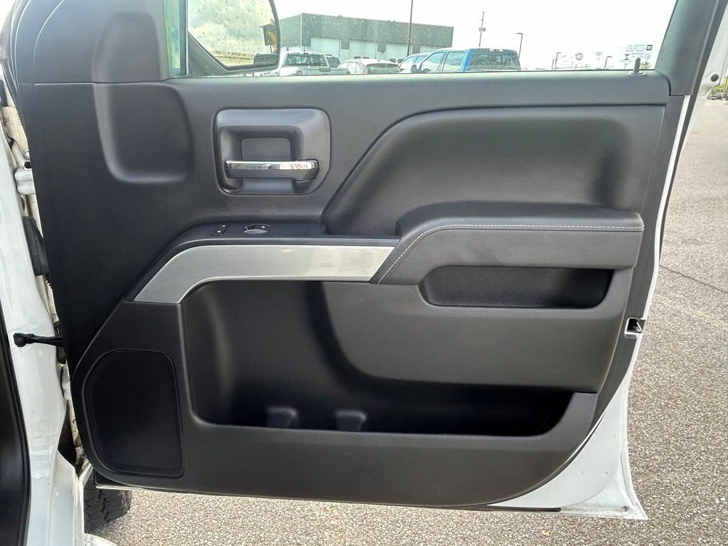 Used 2016 Summit White Chevrolet LT image 25