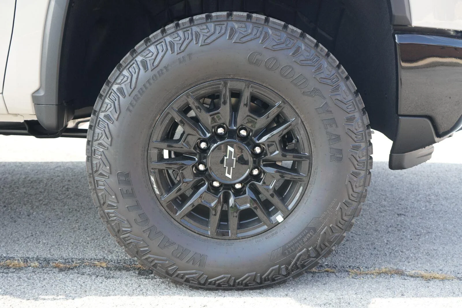 New 2026 White Sands Chevrolet ZR2 image 13