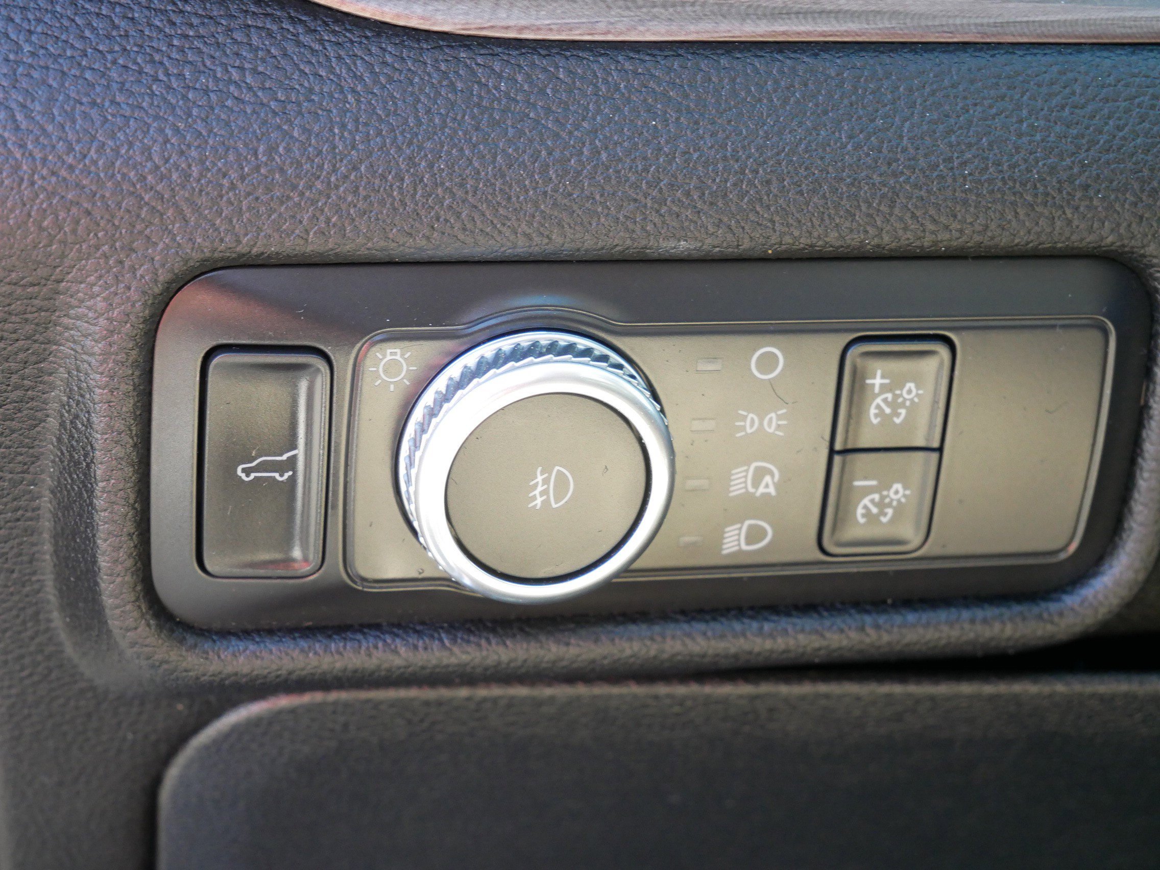 Used 2021 White Ford Limited image 19