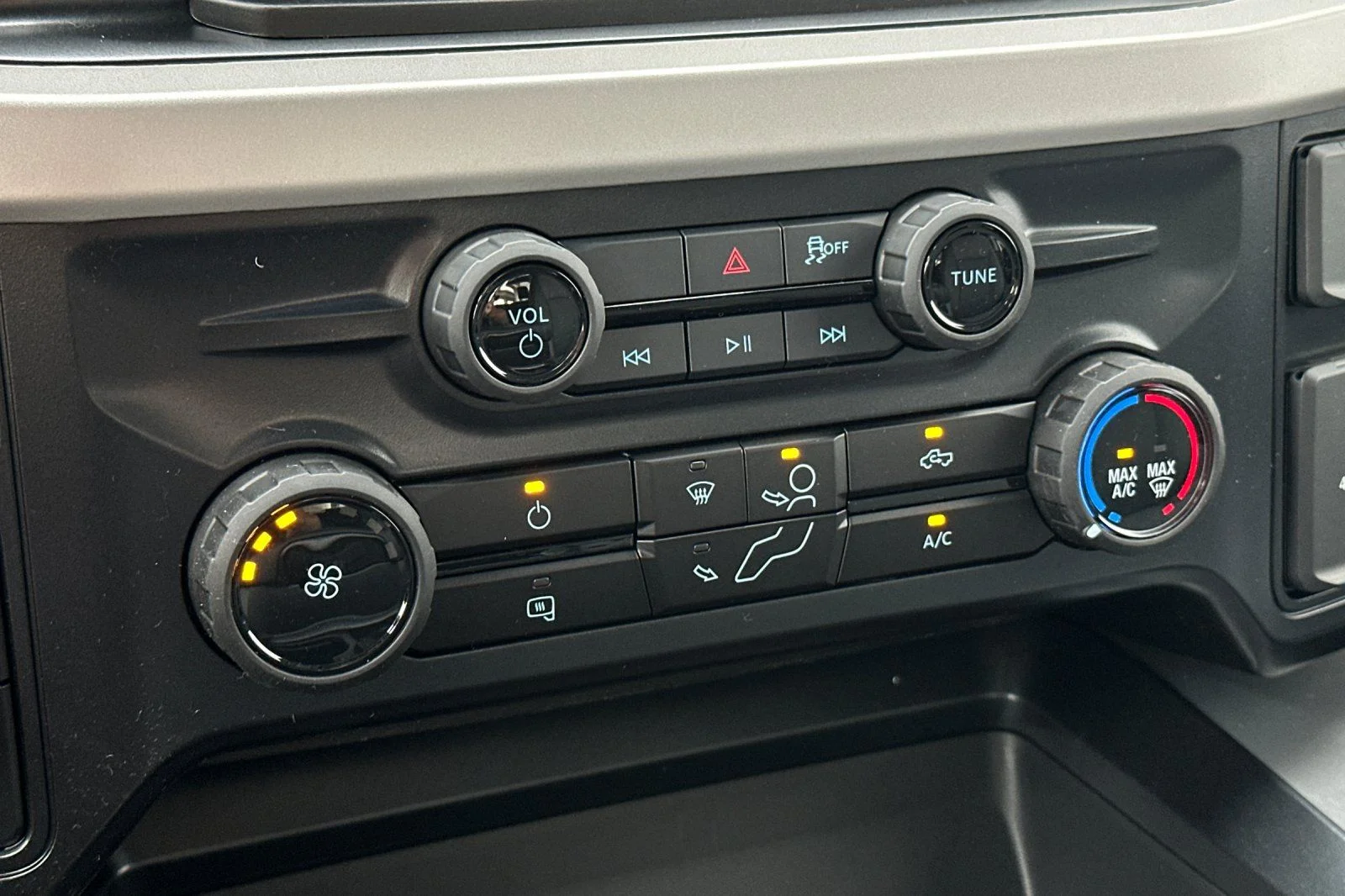 New 2026 Oxford White Ford F-250® XLT image 18