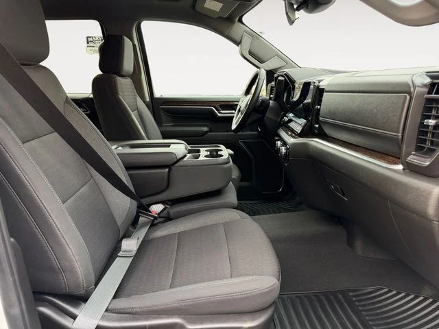 Used 2024 White GMC SLE image 15