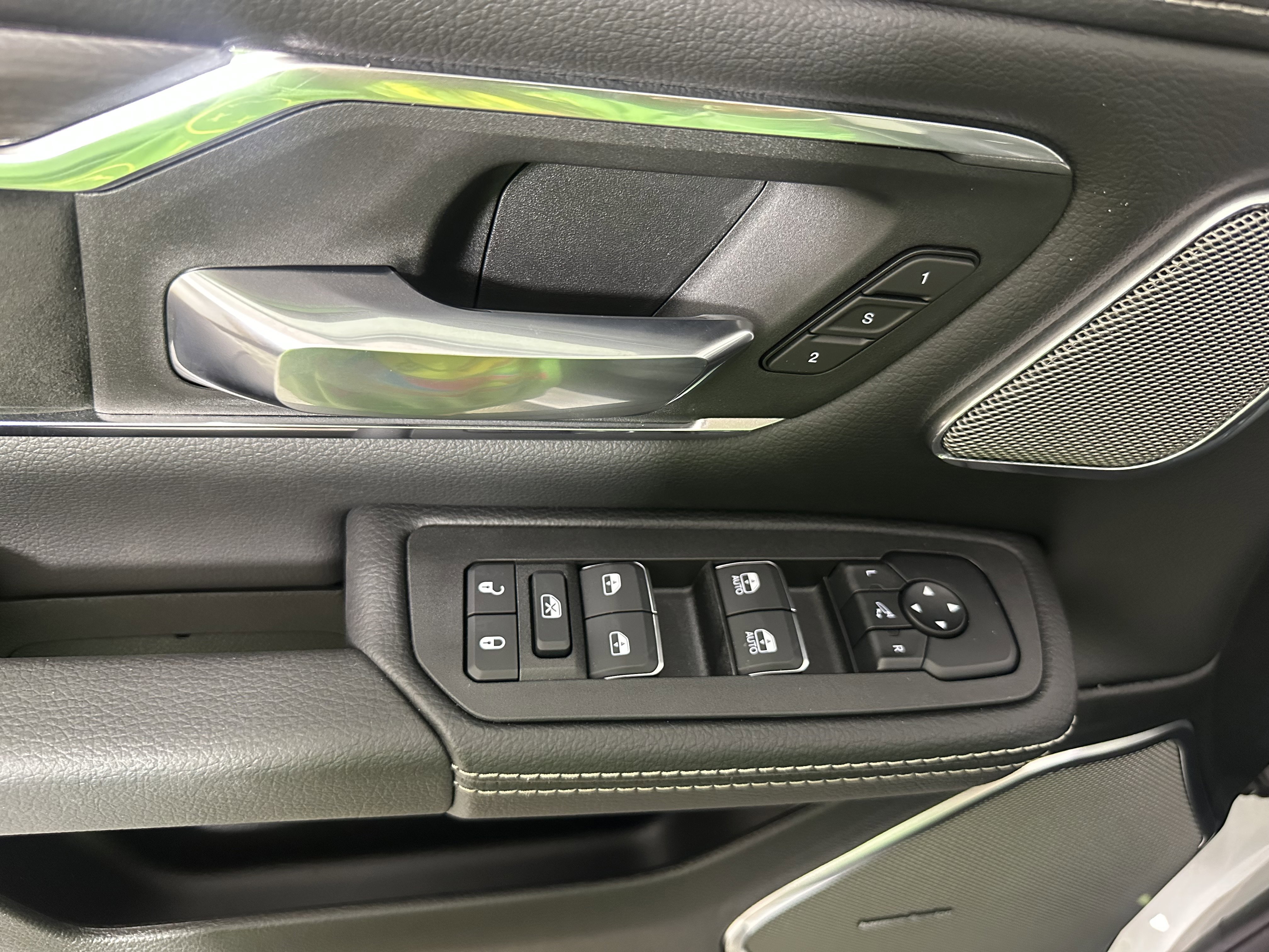 2026 RAM 1500 Laramie - Photo 11
