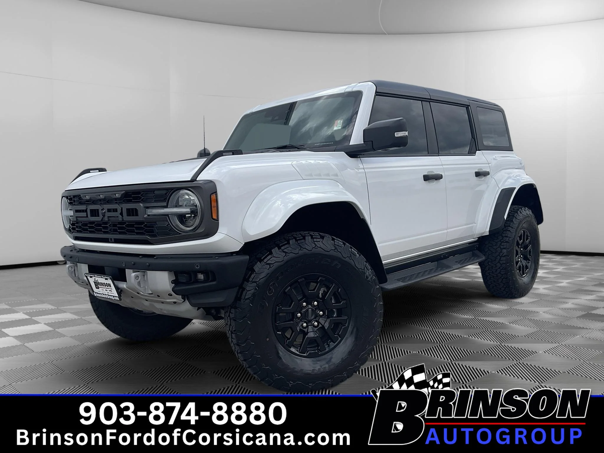 Used 2025 Oxford White Ford Raptor image 1